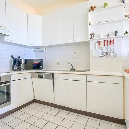 Dora 0601 Apartment *